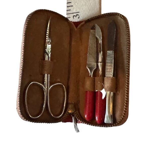 Vintage Red Leather Manicure Set Travel Kit w/ Scissors File Clippers 1940s-50s - Picture 5 of 6